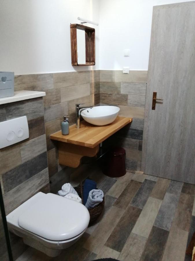 Bed and Breakfast Marcelovi Dvori Пировац Экстерьер фото
