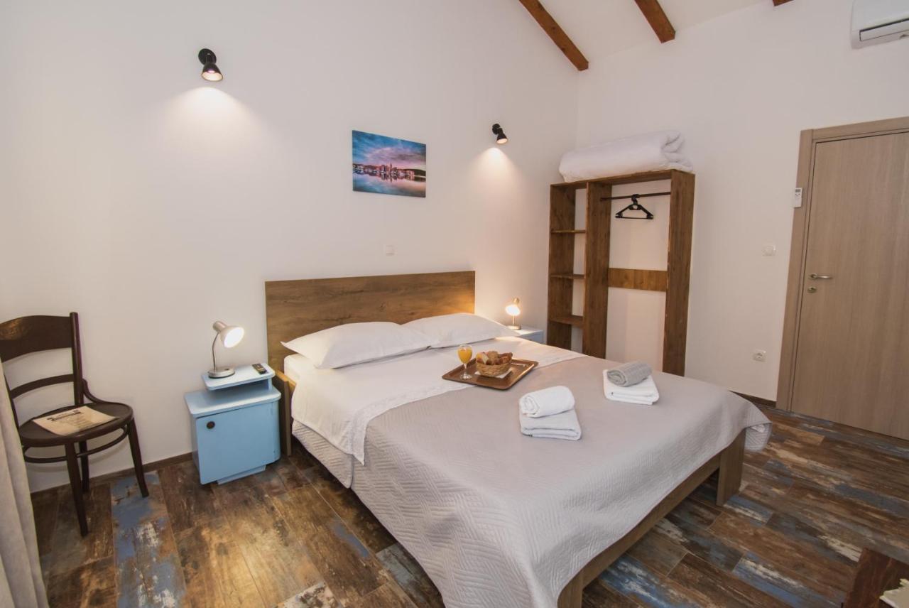 Bed and Breakfast Marcelovi Dvori Пировац Экстерьер фото